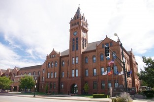 Orbit_four_columns_champaign_county_courthouse