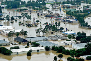 Orbit_four_columns_louisiana-flooding-pictures-maps-1471399630193-master495