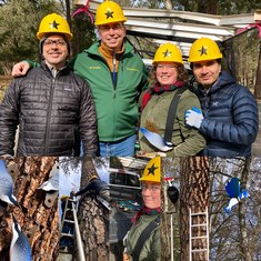 Orbit_four_columns_cheryl_garcia_and_installation_team